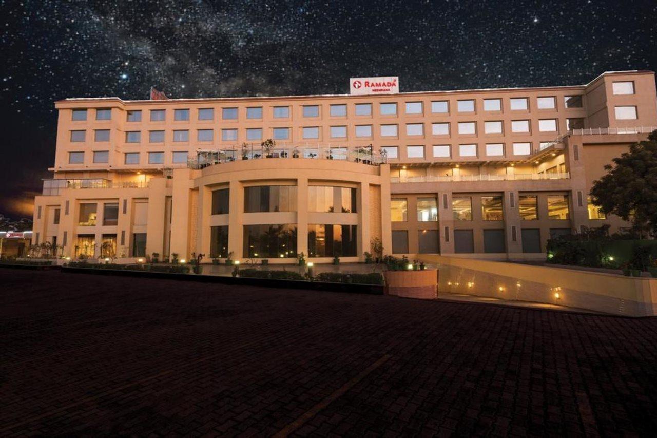 Ramada Neemrana Hotell Eksteriør bilde