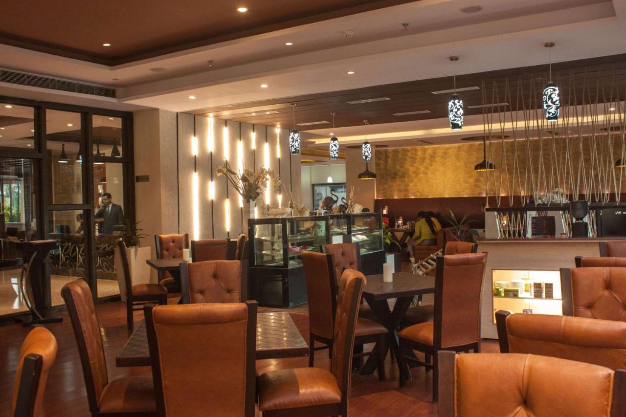 Ramada Neemrana Hotell Eksteriør bilde